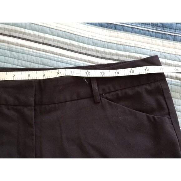 Daisy Fuentes Womens Black Walking Shorts Front & Back Pockets Belt Loops Sz 10 - Picture 5 of 8